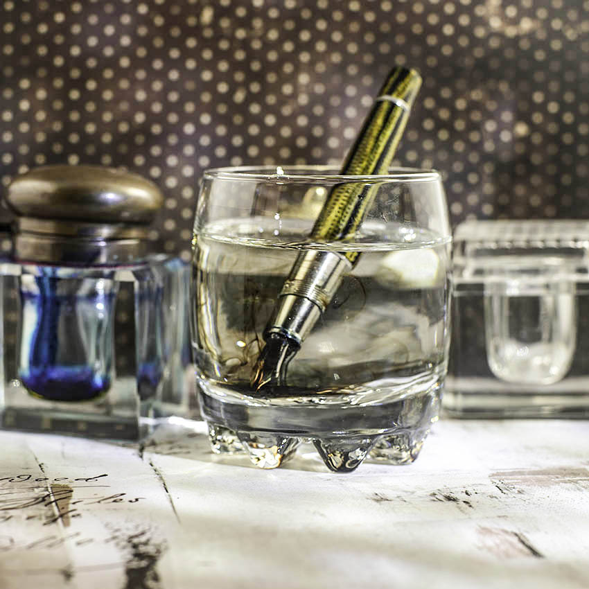 pen in water